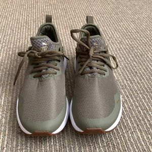 Puma soft foam new sneakers